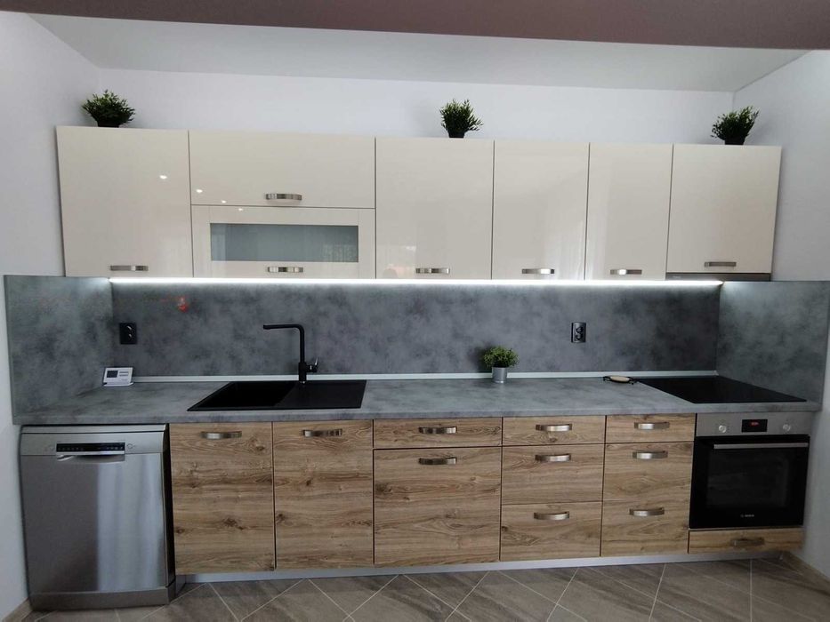 Дава се под наем Къща в с. Драгичево, Област Перник - 194 кв.м за 1020 € - Снимка #2