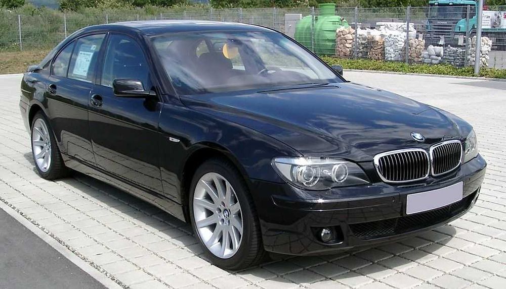 Dezmembrez BMW Seria 7 F01 F02  E65 E66 730d 740d 245cp 258cp