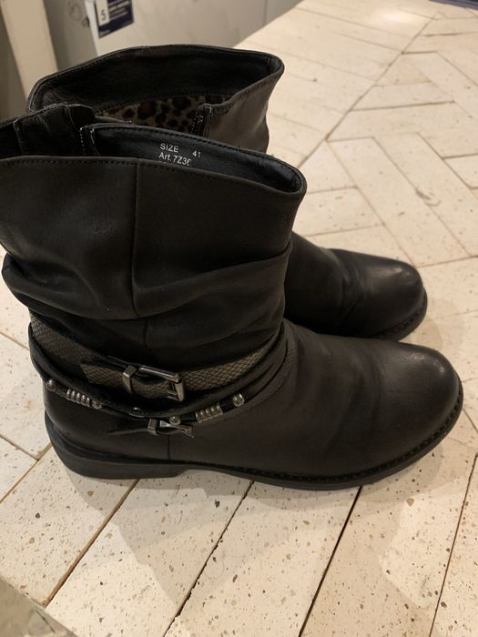 Cizmulite  ,botine  nr 41