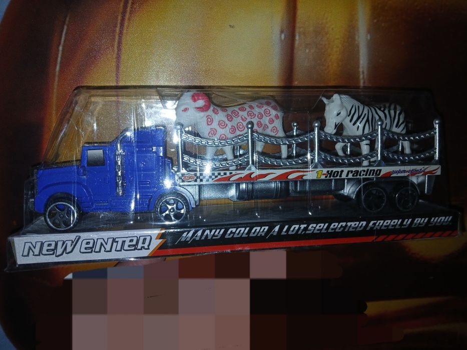 Распродажа! Новый.  Игрушки.  Триллер