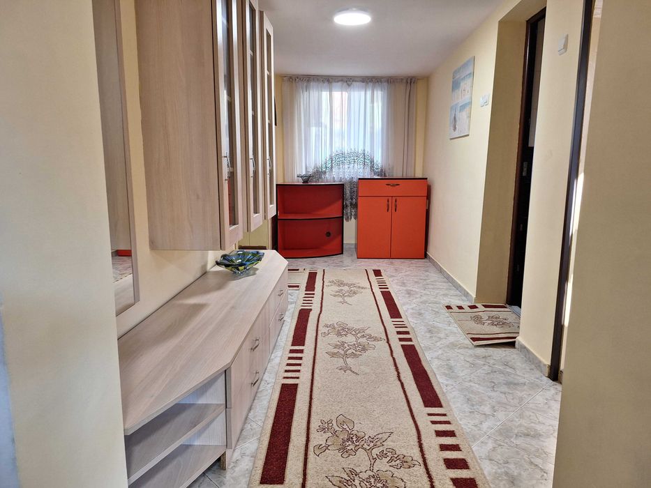 Самостоятелен етаж от къща