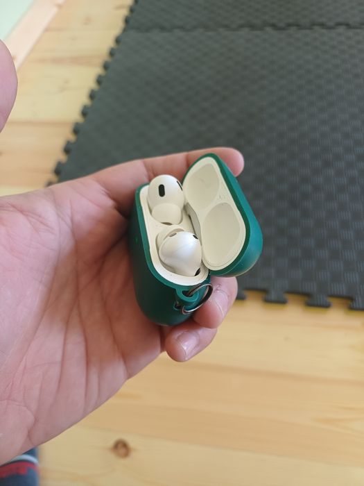 AirPods Pro 2 USB-C
Оригинал, состояние хорошее. Всё работает отлич