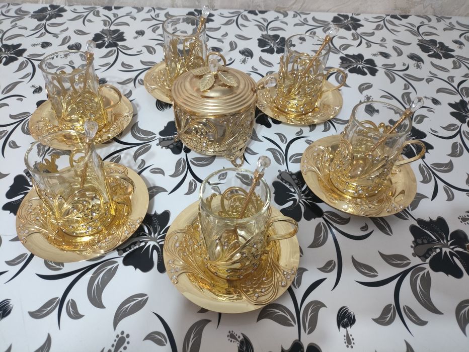 Servis idish toʻplam .