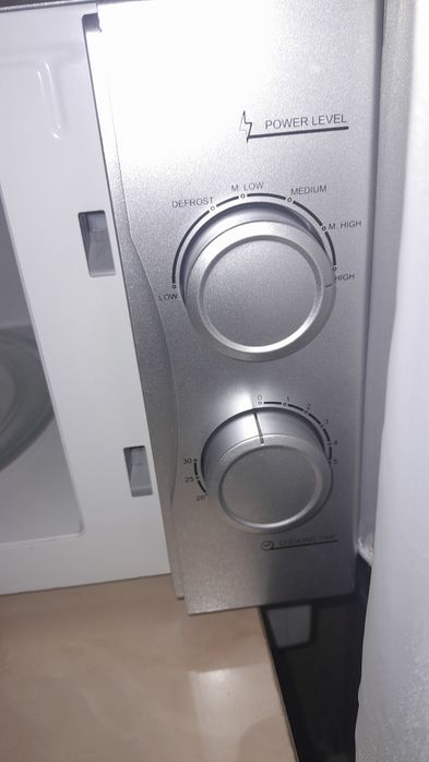 Vând Cuptor cu Microunde