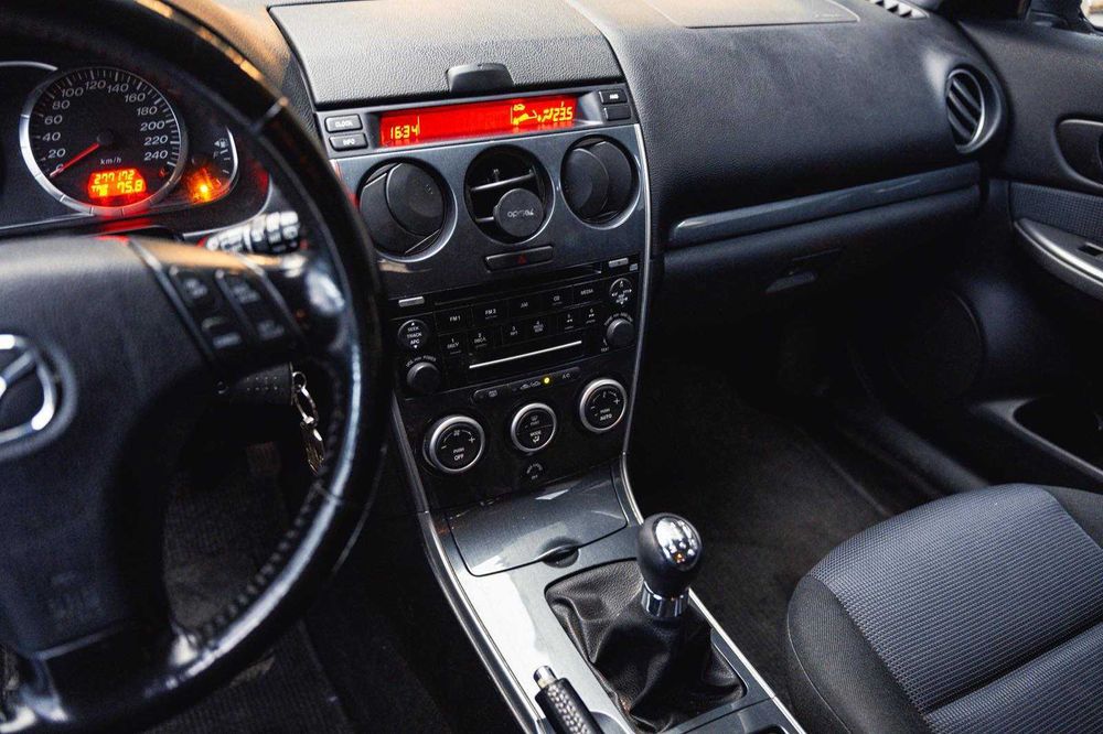 Мазда 6 на части