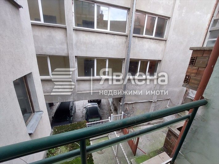 Продава се Четиристаен апартамент в Габрово, Център - 188 кв.м за 599 €/кв.м - Снимка #10