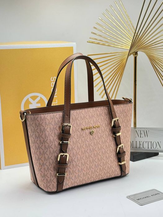 Geanta Michael Kors Noua !!! Dimensiuni 26/21 !!!