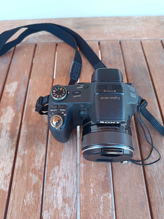 Sony Cyber-shot DSC-HX100V / 30x Zoom / Full HD