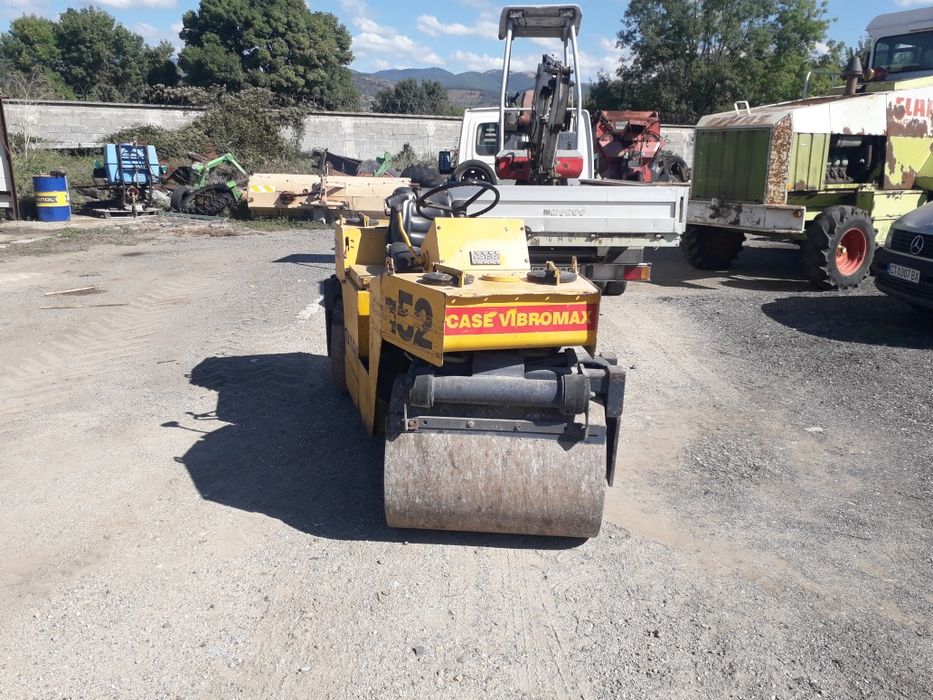 Двубандажен вибрационен валяк