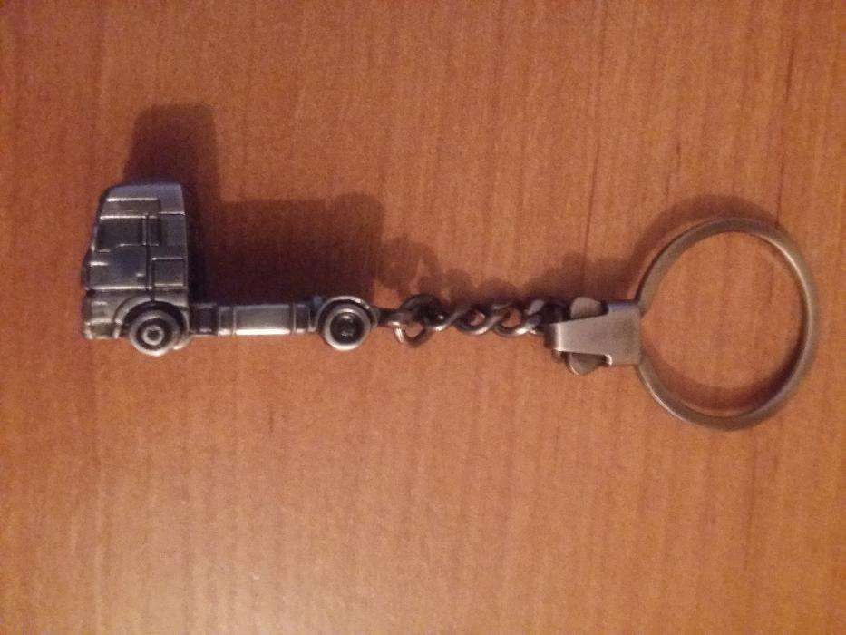 брелок модель машины
