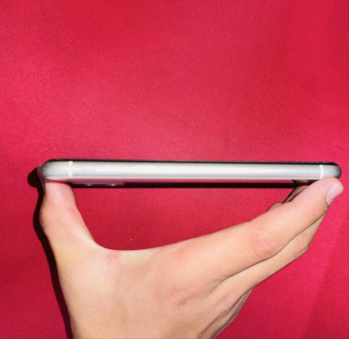 Iphone 11    White