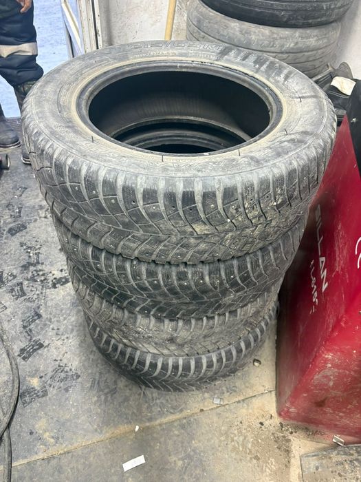 Зимние шины с шипами