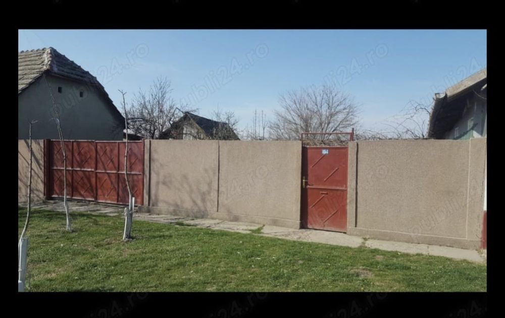 Vând  casa cu gradina