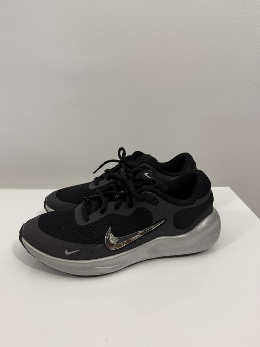 Маратонки Nike 36 номер