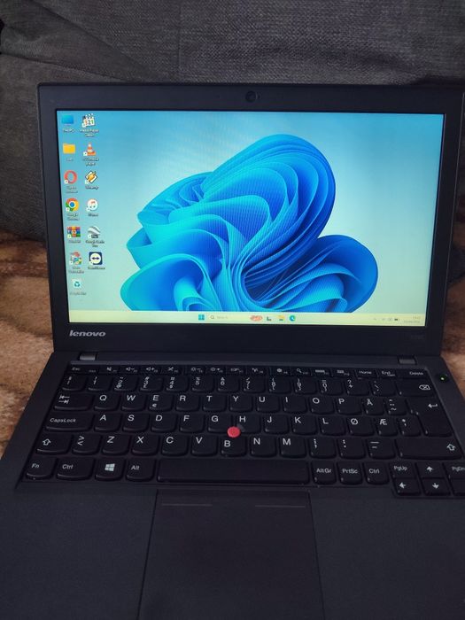 Lenovo x240 i3 gen 4