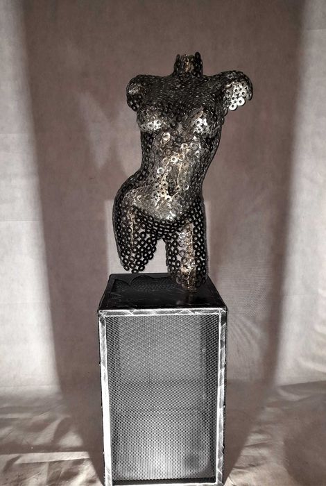 sculptura bust- cadou inedit- decor fier stil industrial