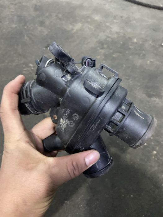 Термостат RANGE ROVER 2018 год