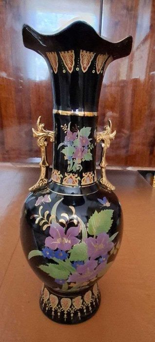 Ваза для интерьера дома