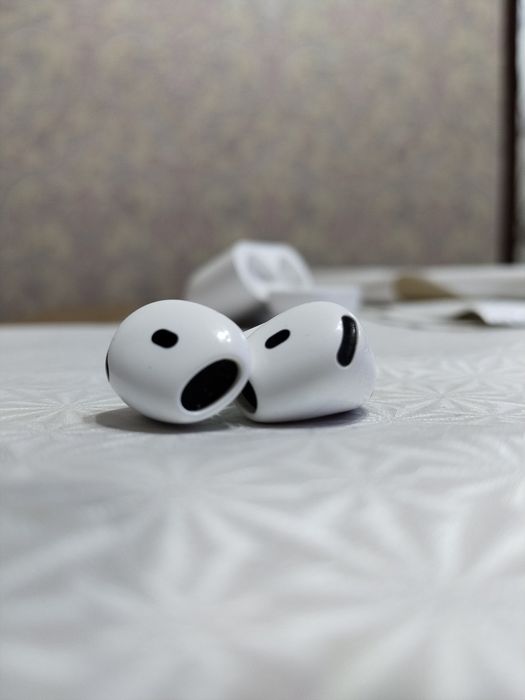 AIR PODS 4 цвет белый