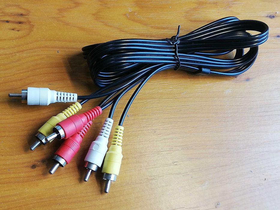 Adaptor scart+3RCA+S-VIDEO, cablu 3xRCA, cablu scart 1,5m- 2,6m de la