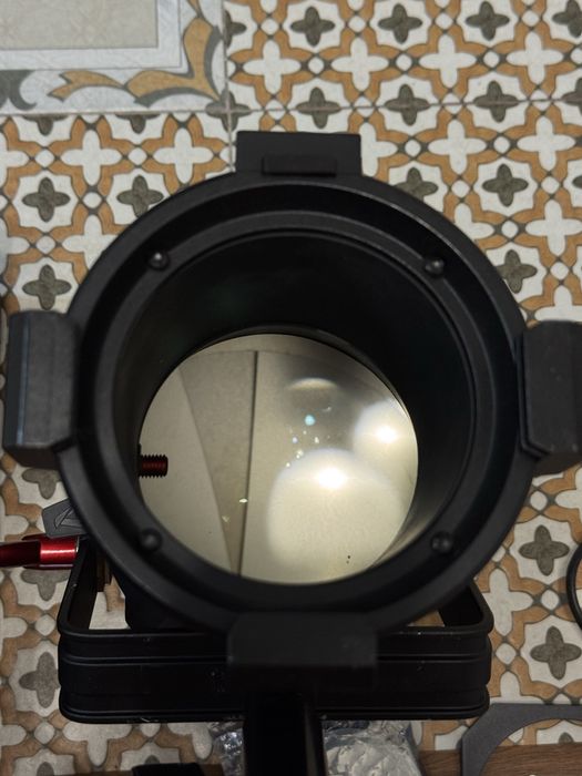 Продаю Aputure Spotlight 36