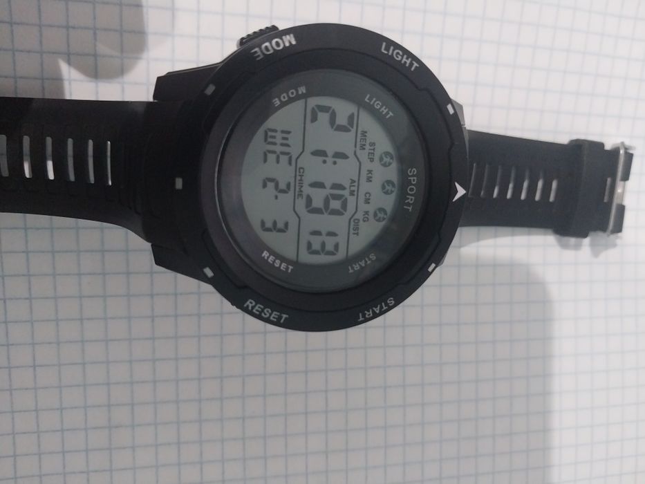 Часы электронные спортивные