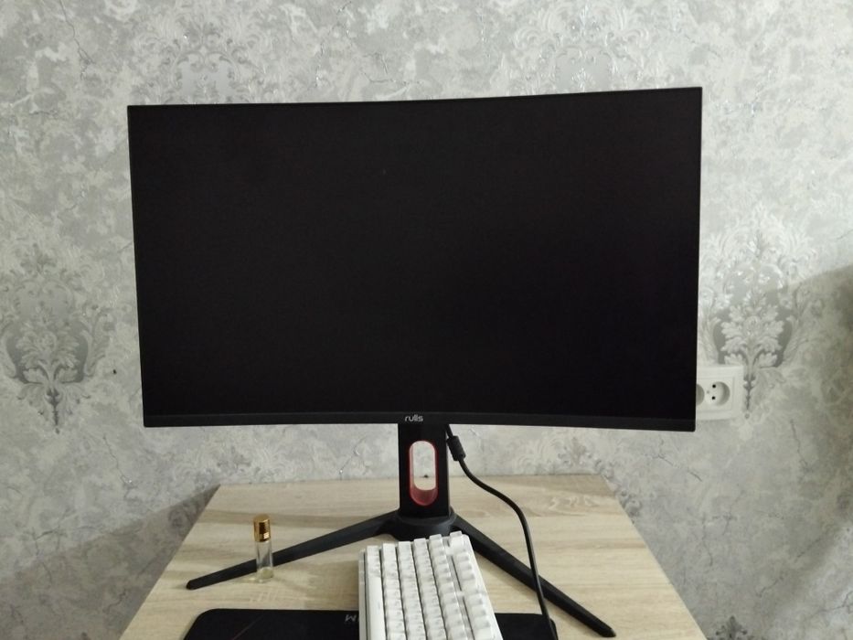 Rulls 27 curved 165hz RGB panel zo'r holatda