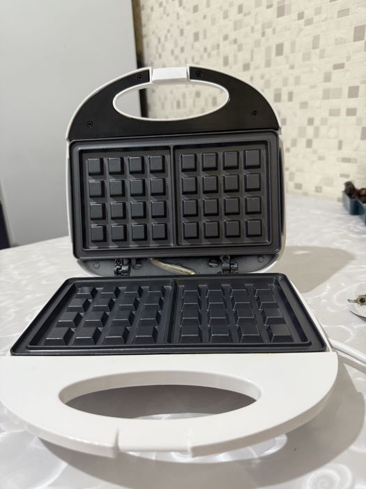 Продаю вафельницу