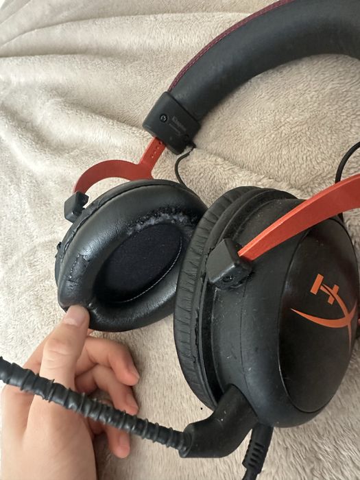 Casti de gaming hyperx cloud 2