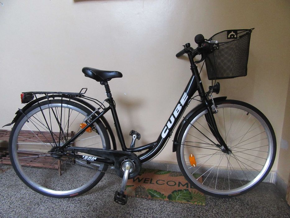 Немско градско колело CUBE TEAM 260 - 18инча с алуминиеви рама и капли
