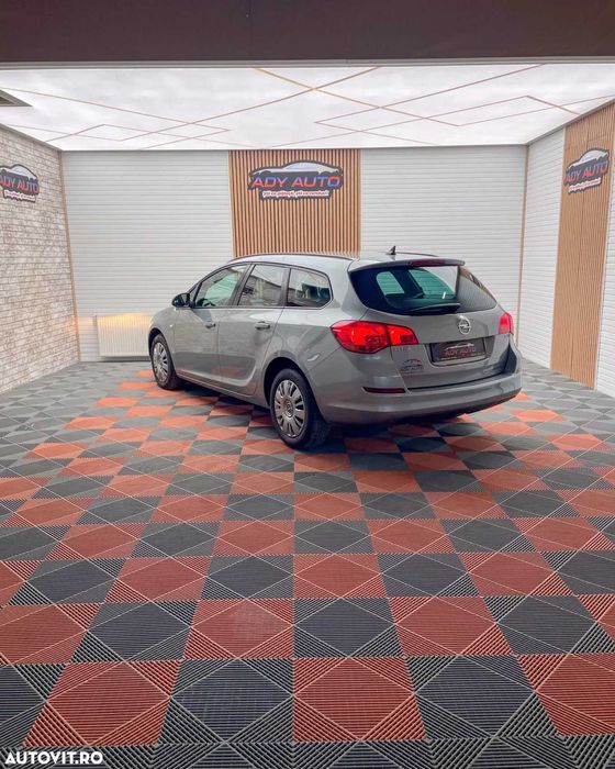 OPEL ASTRA J . 1,7 CDTI . 125 Cp . Euro 5 . Rate fixe .Garantie 12luni