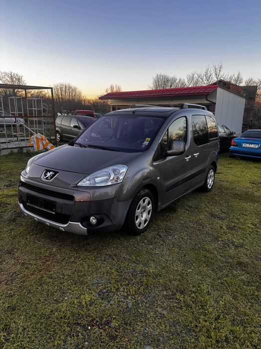 Продавам Peugeot Partner Tepee