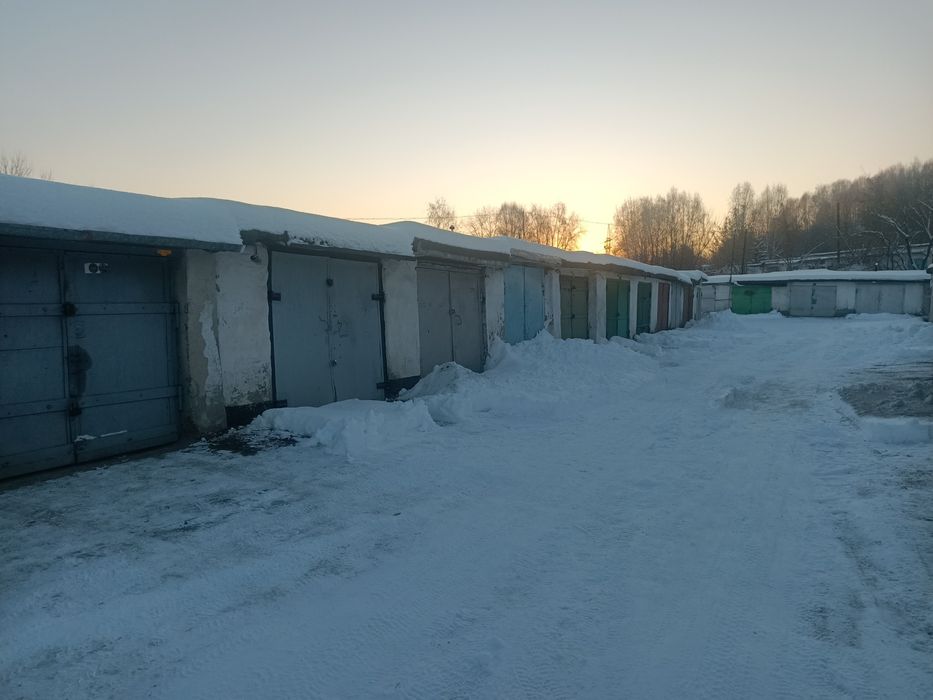 Продам гараж на Торг колонне.