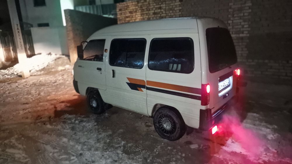 Damas 2012 yil kombiy qilingan 5 o'rindiqli