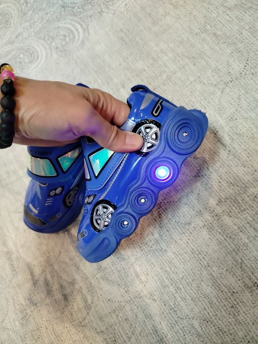 Маратонки за момче 25 и 32 номер