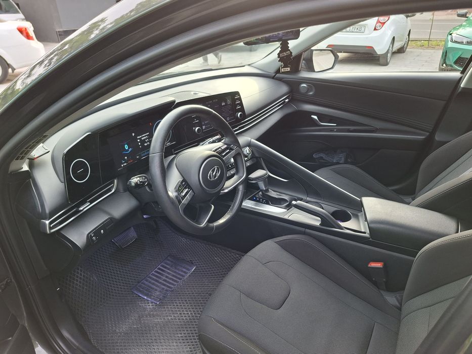 Продаю срочно сваю Хундай Элантра фул. Тоза. Чистая.