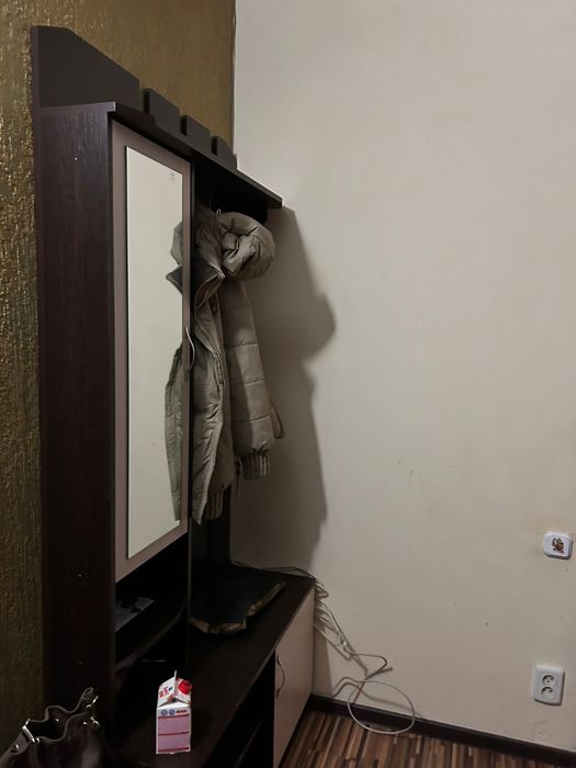 Продаётся трёхкомнатная квартира.  ЦОТ.