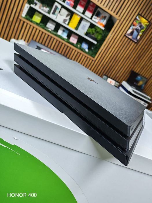 Playstation PS 4 Pro 1 TB Negru Excelent