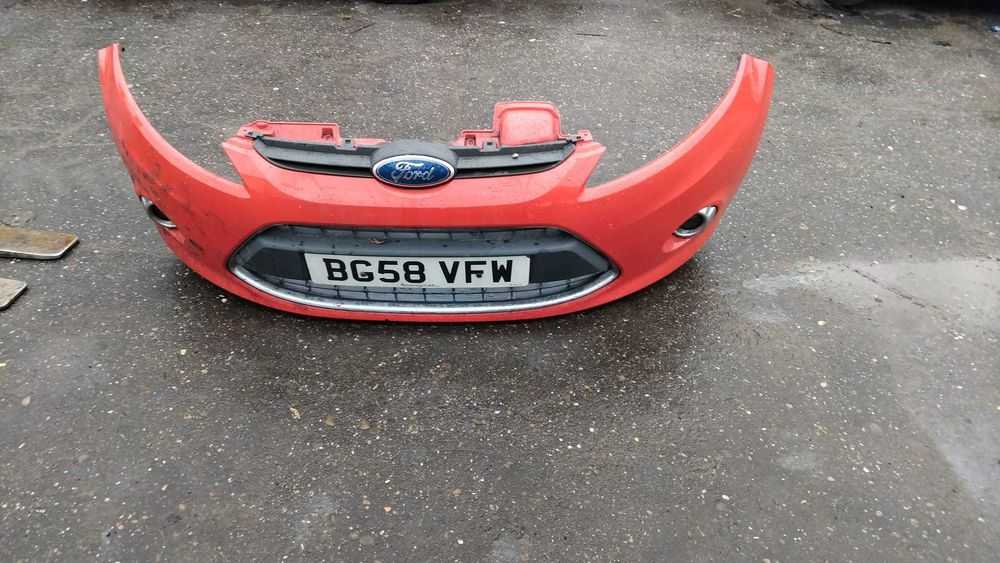 Bara fata Ford Fiesta an 2009