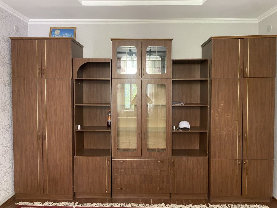 Шкаф-горка б/у с самовывозом есть торг