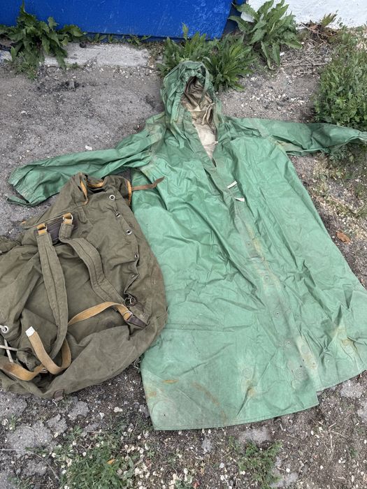 Плащ резиновый советский целый  дождевик