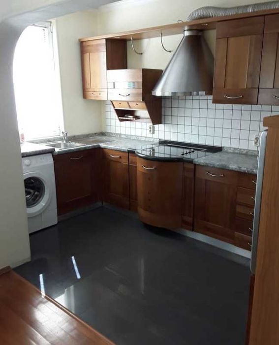 Дава се под наем Тристаен апартамент в Бургас, Център - 85 кв.м за 375 € - Снимка #12