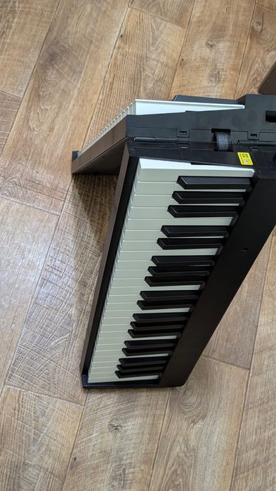 Продам цифровое пианино.