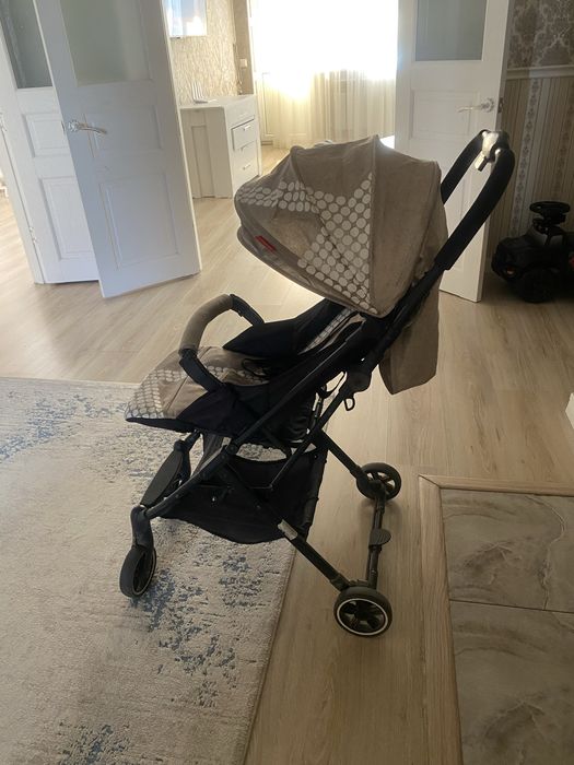 Коляска прогулочная