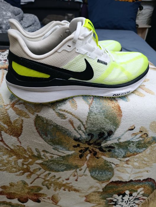 Продам модные кроссовки