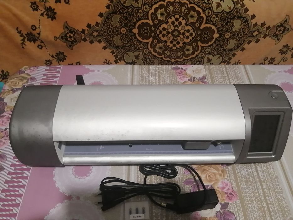 Продам плоттер новый