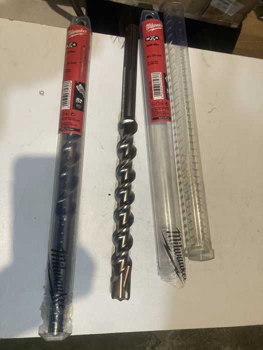 Burghiu Milwaukee Sds Max 28x370mm 4 cutite Nou Germania