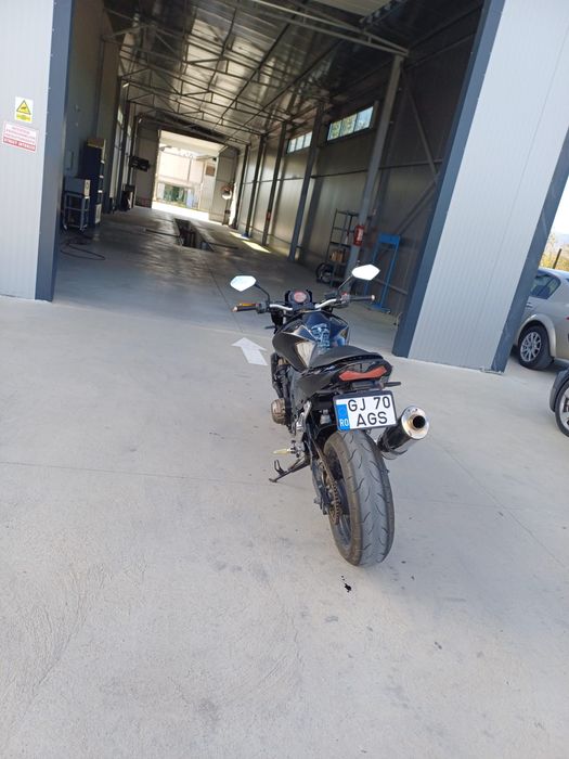 Vand Kawasaki Z750 2004 in stare buna