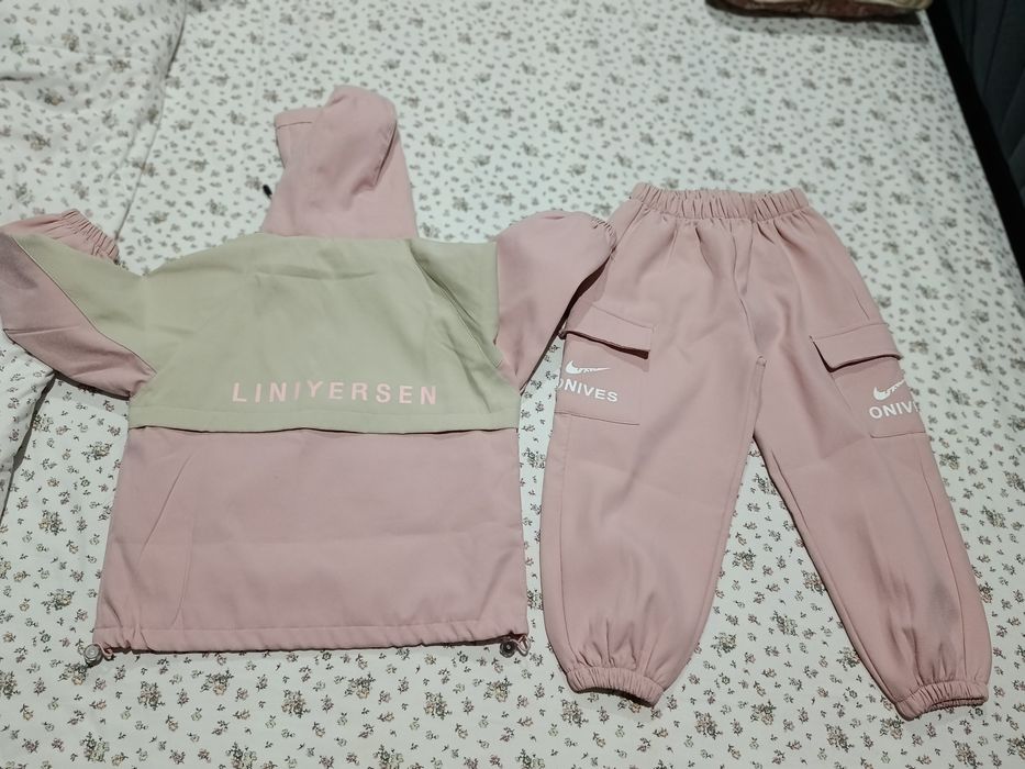 Спортивный костюм на девочку