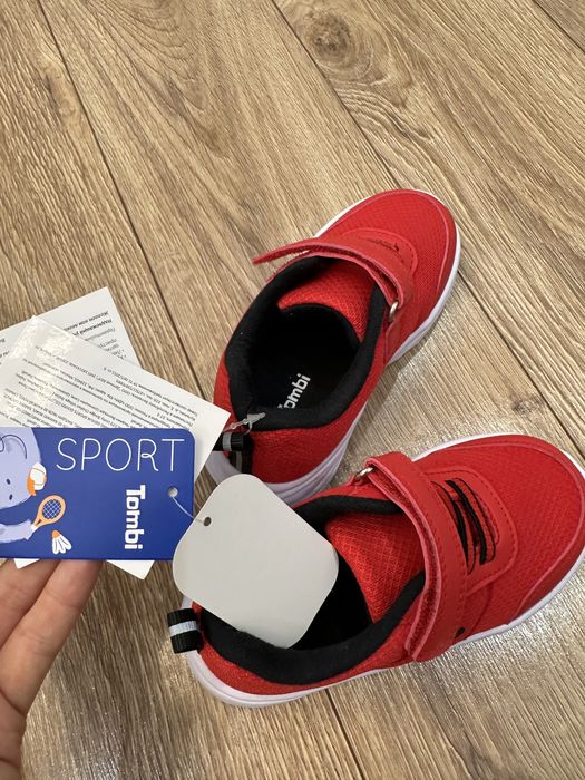 Детские кроссовки